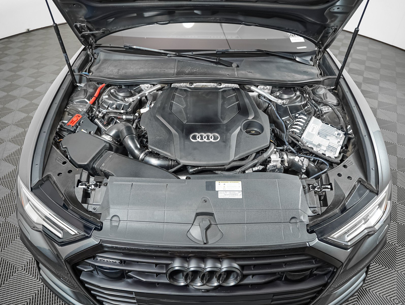 Used 2023 Audi A6 Premium Plus w/ Premium Plus Package AWD/4WD image 3