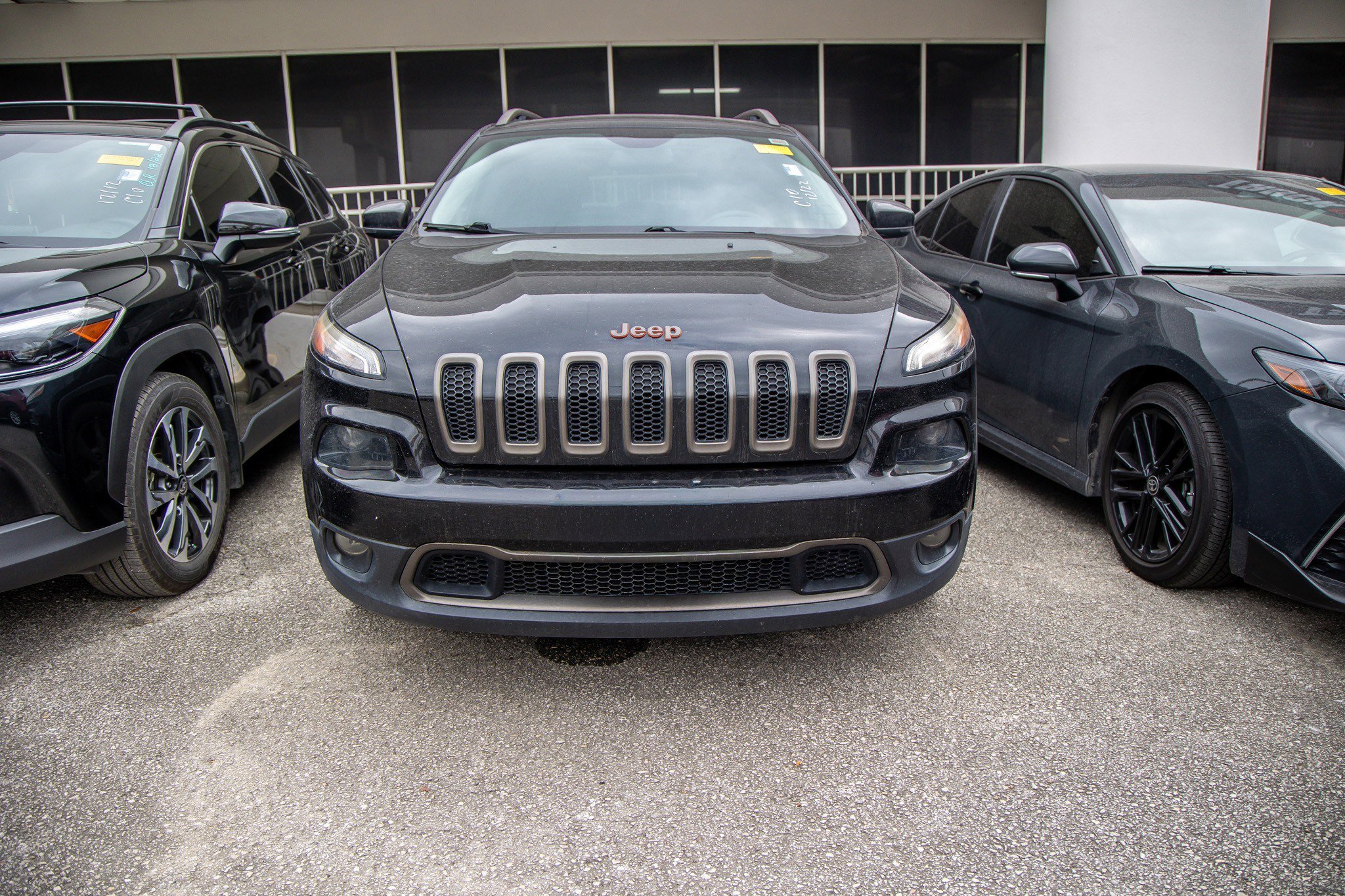 Used 2016 Jeep Cherokee 75th Anniversary image 3