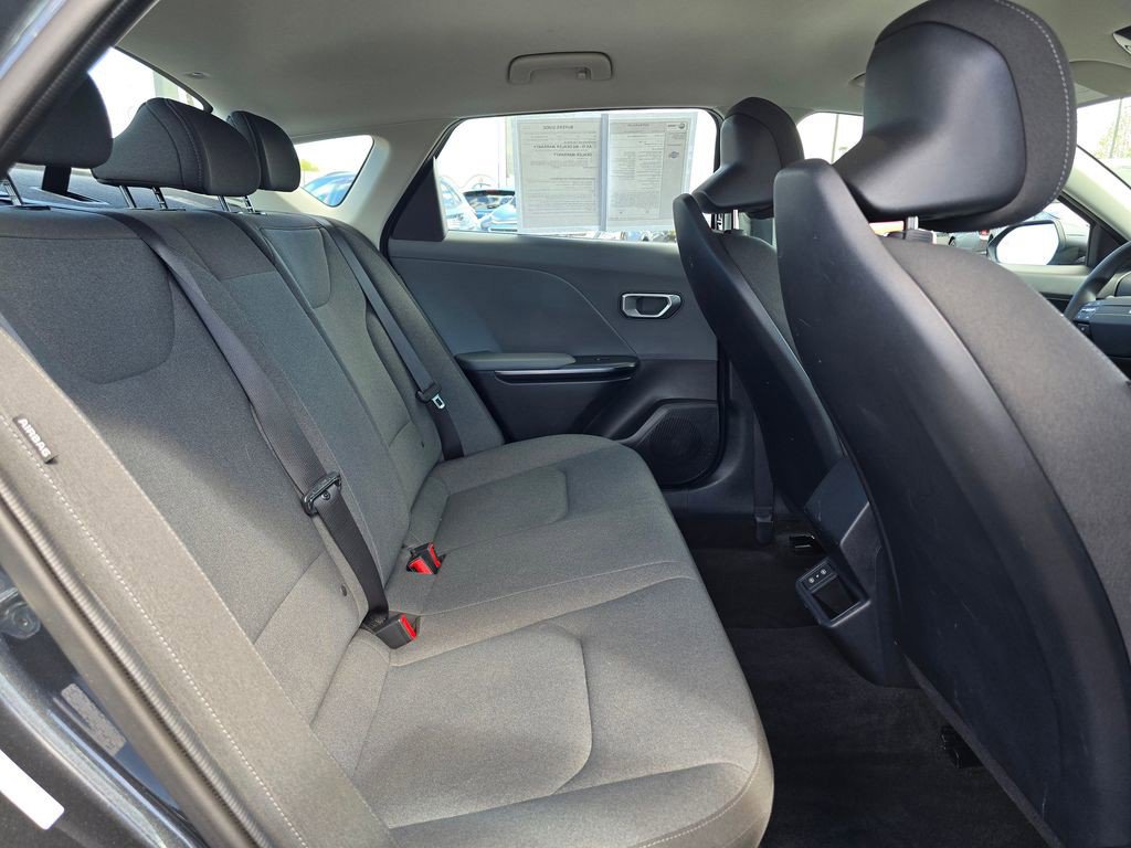 Used 2025 Kia K4 FWD image 12