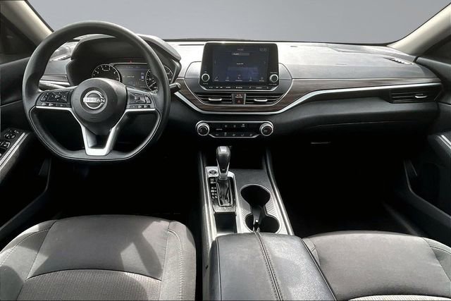 Used 2025 Nissan Altima 2.5 SV image 7