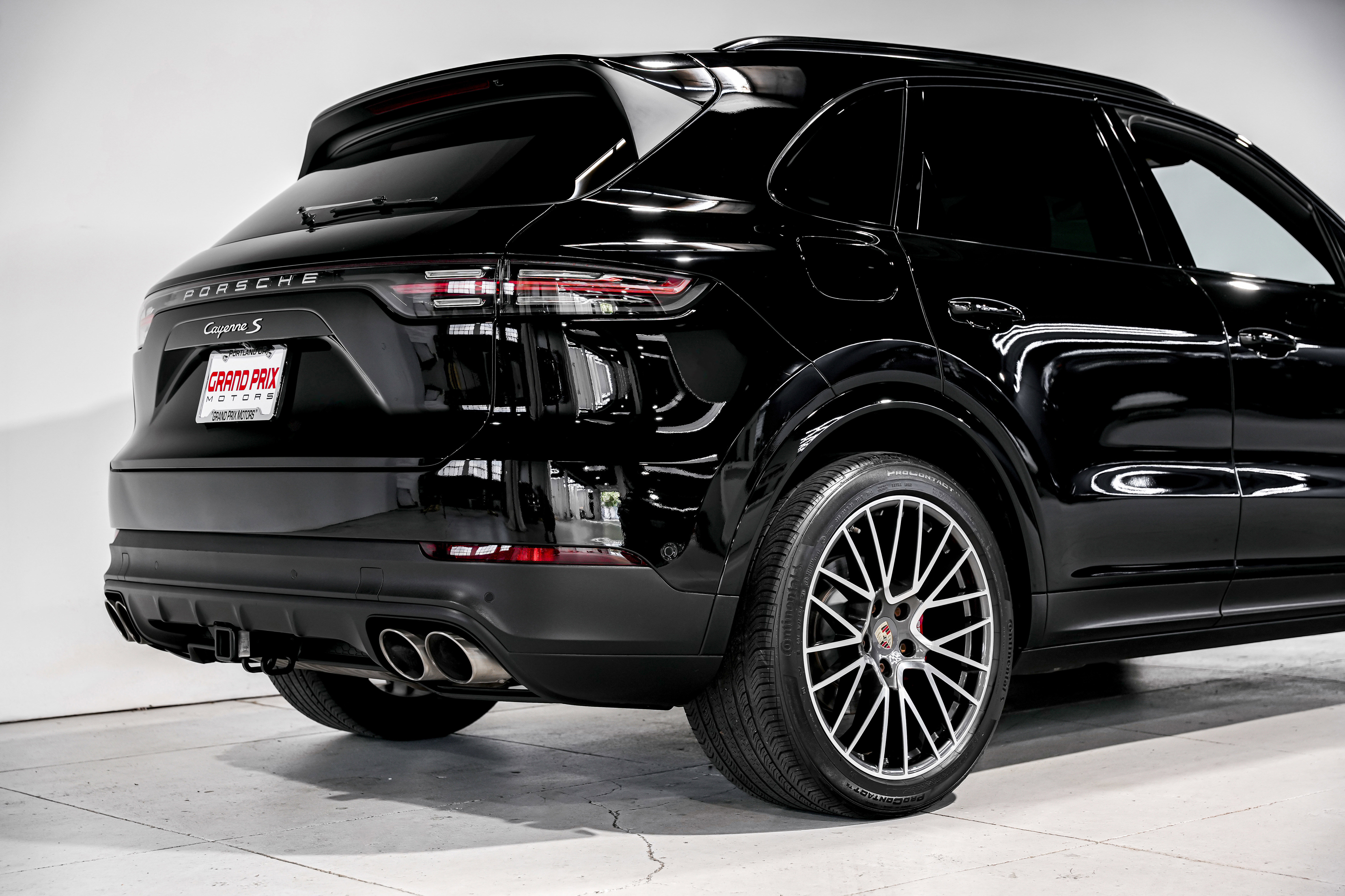Used 2022 Porsche Cayenne S image 38
