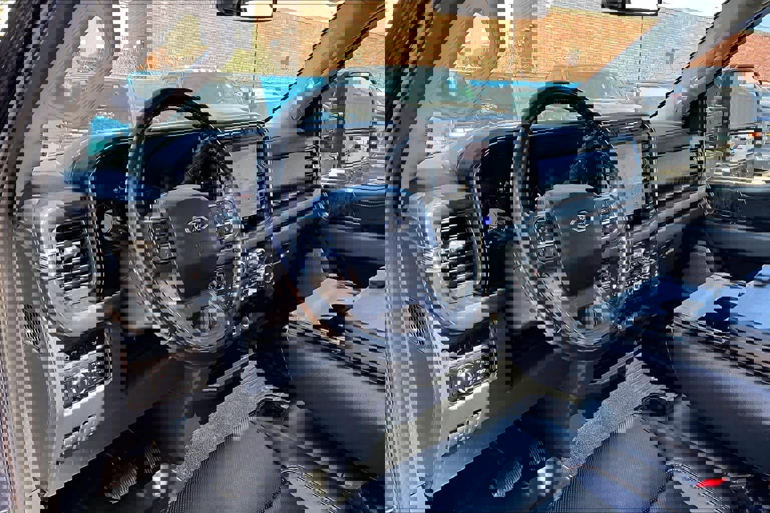 Used 2024 Ford F250 Lariat w/ Sport Appearance Package image 17