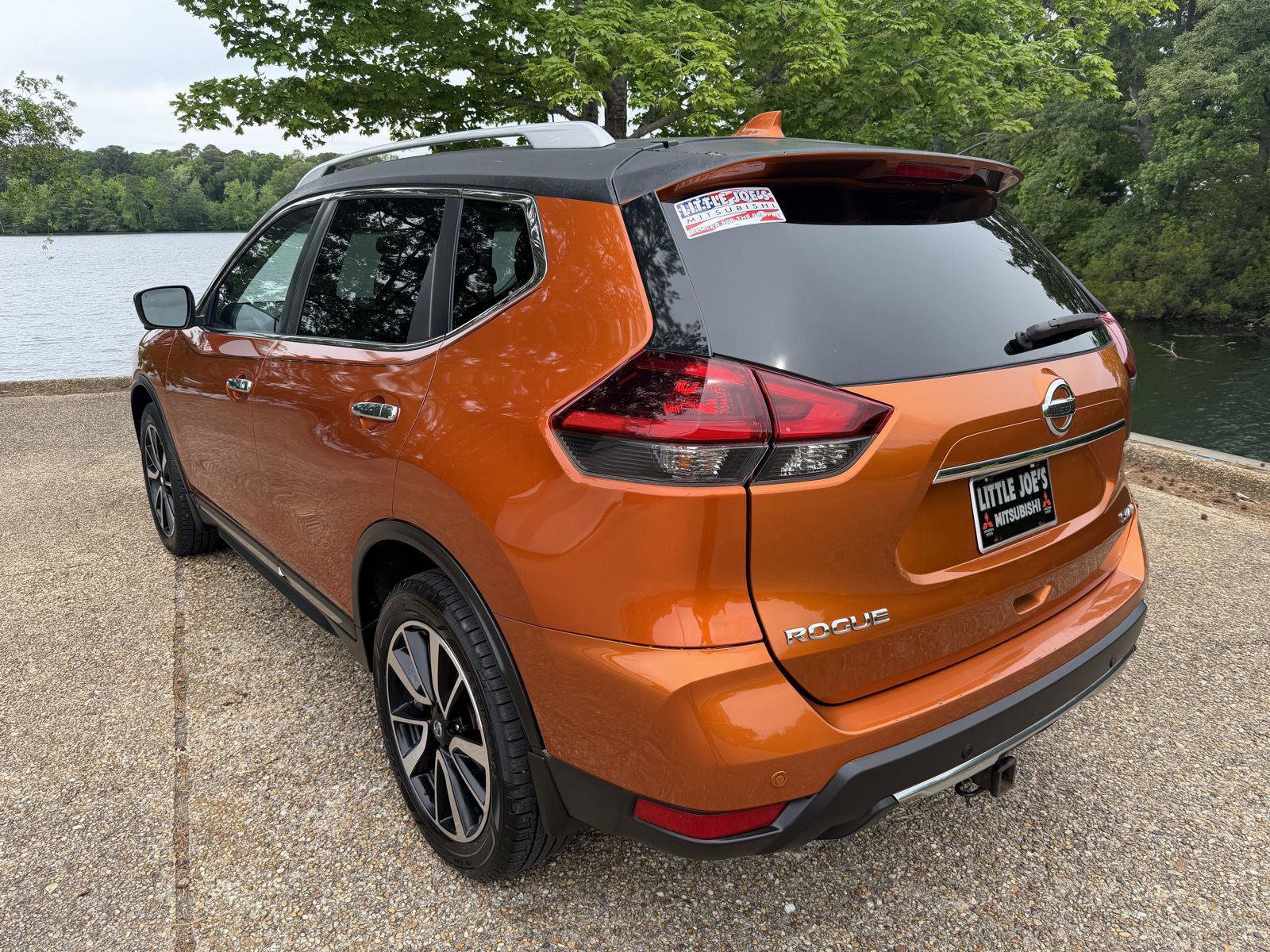 Used 2019 Nissan Rogue SL w/ Premium Package AWD/4WD image 5