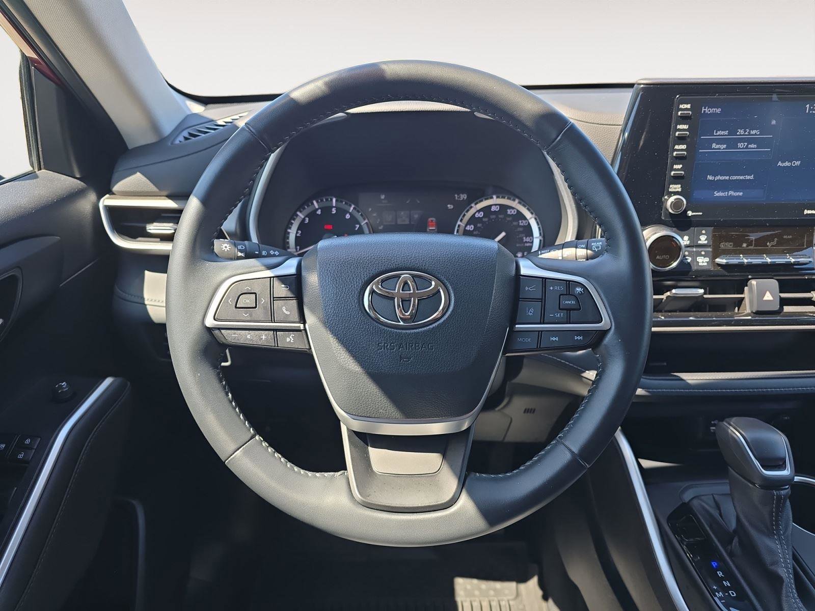 Used 2022 Toyota Highlander XLE image 11