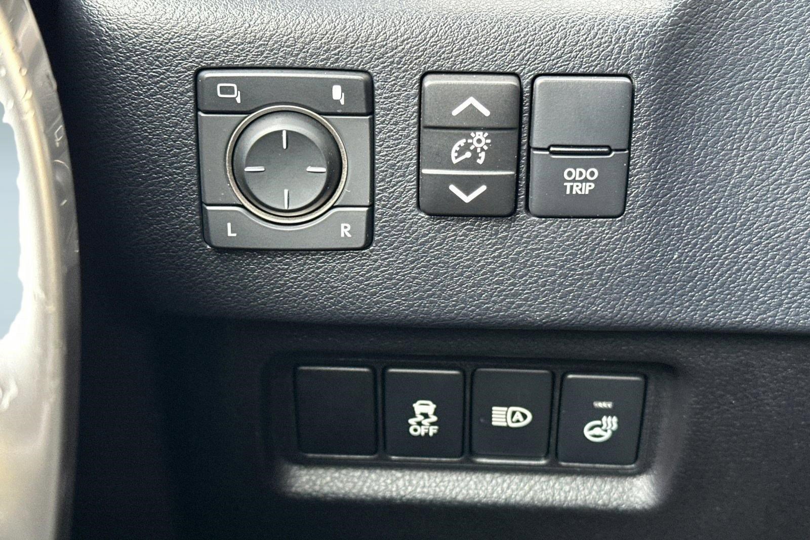 Used 2023 Lexus GX 460 Premium w/ Premium Package image 35