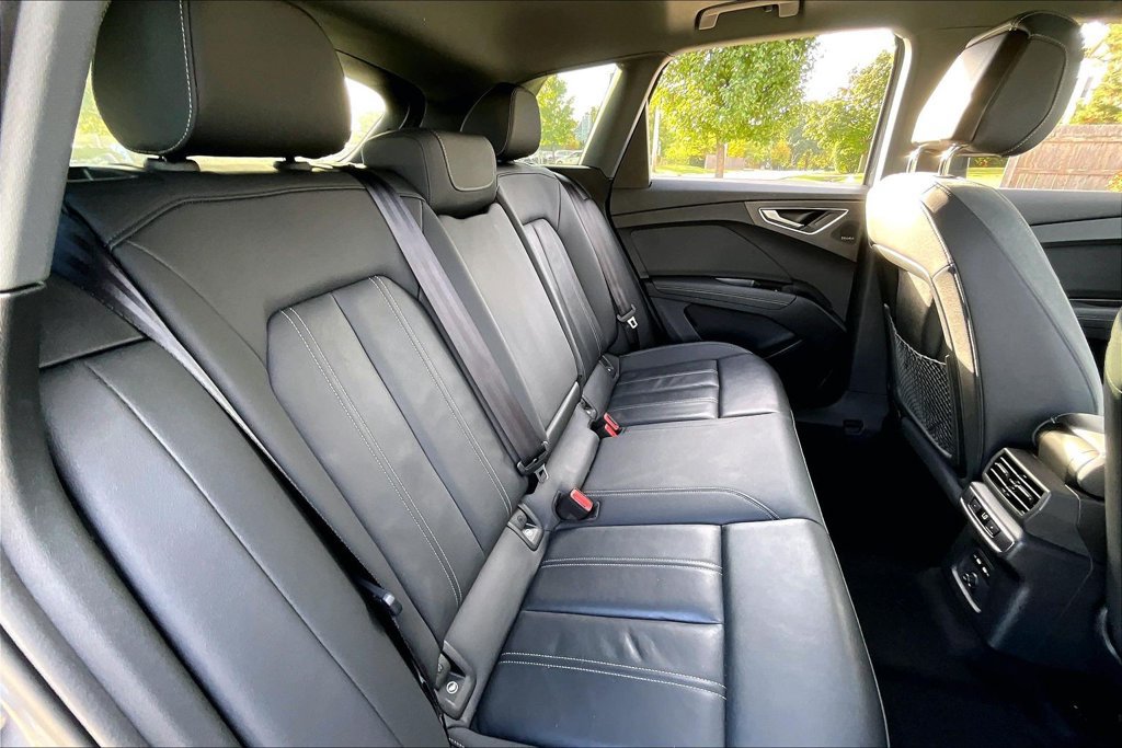 Used 2024 Audi Q4 e-tron Premium Plus AWD/4WD image 30