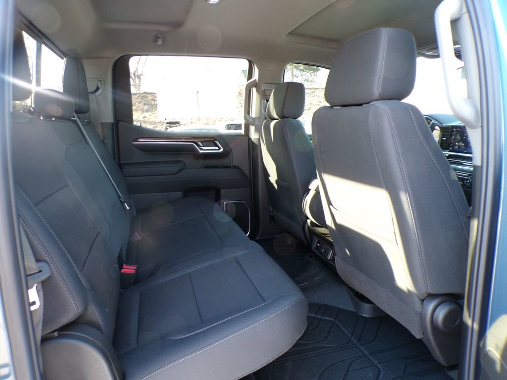Used 2024 Chevrolet Silverado 1500 LT w/ Safety Package AWD/4WD image 21