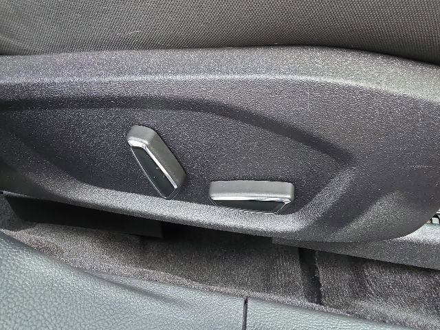 Used 2019 Ford Fusion SE FWD image 10