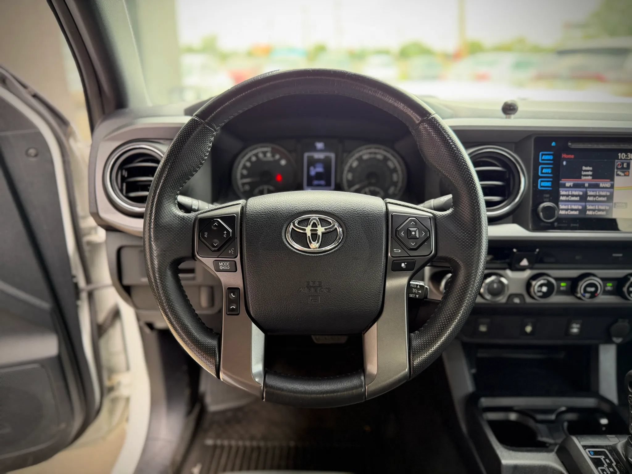 Used 2016 Toyota Tacoma TRD Sport w/ Towing Package AWD/4WD image 10