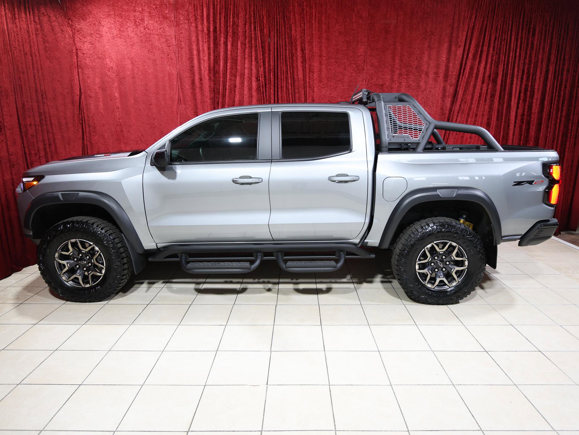 Used 2024 Chevrolet Colorado ZR2 w/ Technology Package image 4
