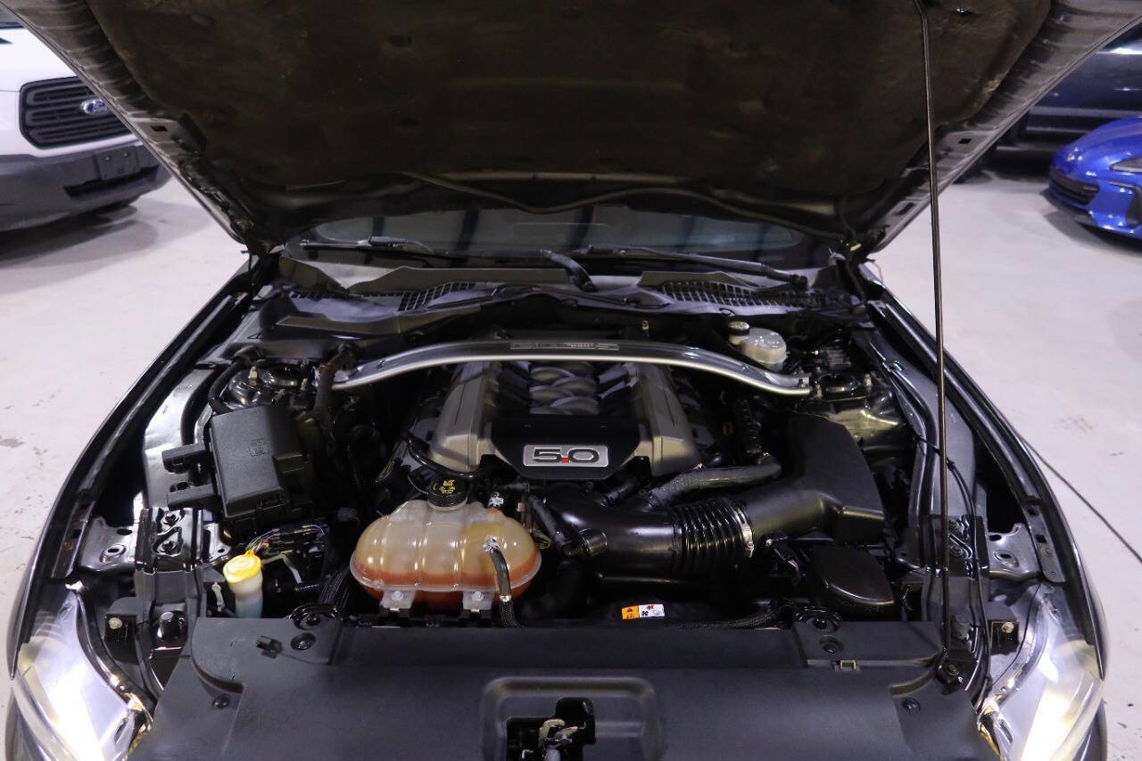 Used 2016 Ford Mustang GT Premium image 9