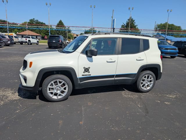 Used 2023 Jeep Renegade Latitude w/ Premium Group AWD/4WD image 4