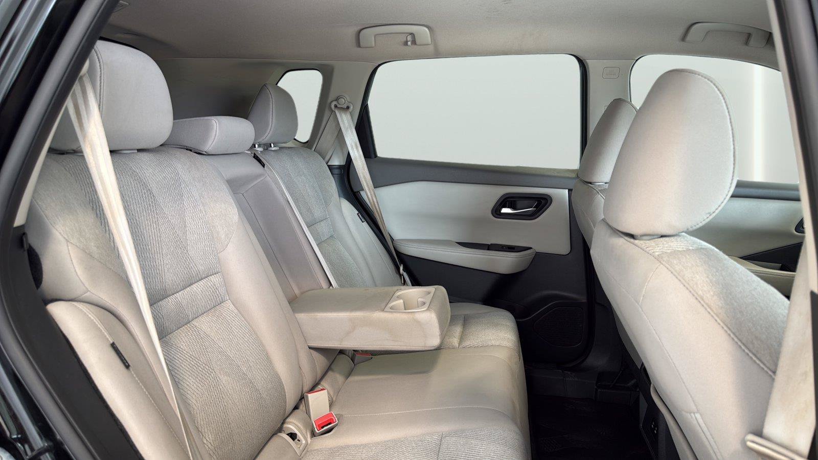 Used 2025 Nissan Rogue SV AWD/4WD image 16