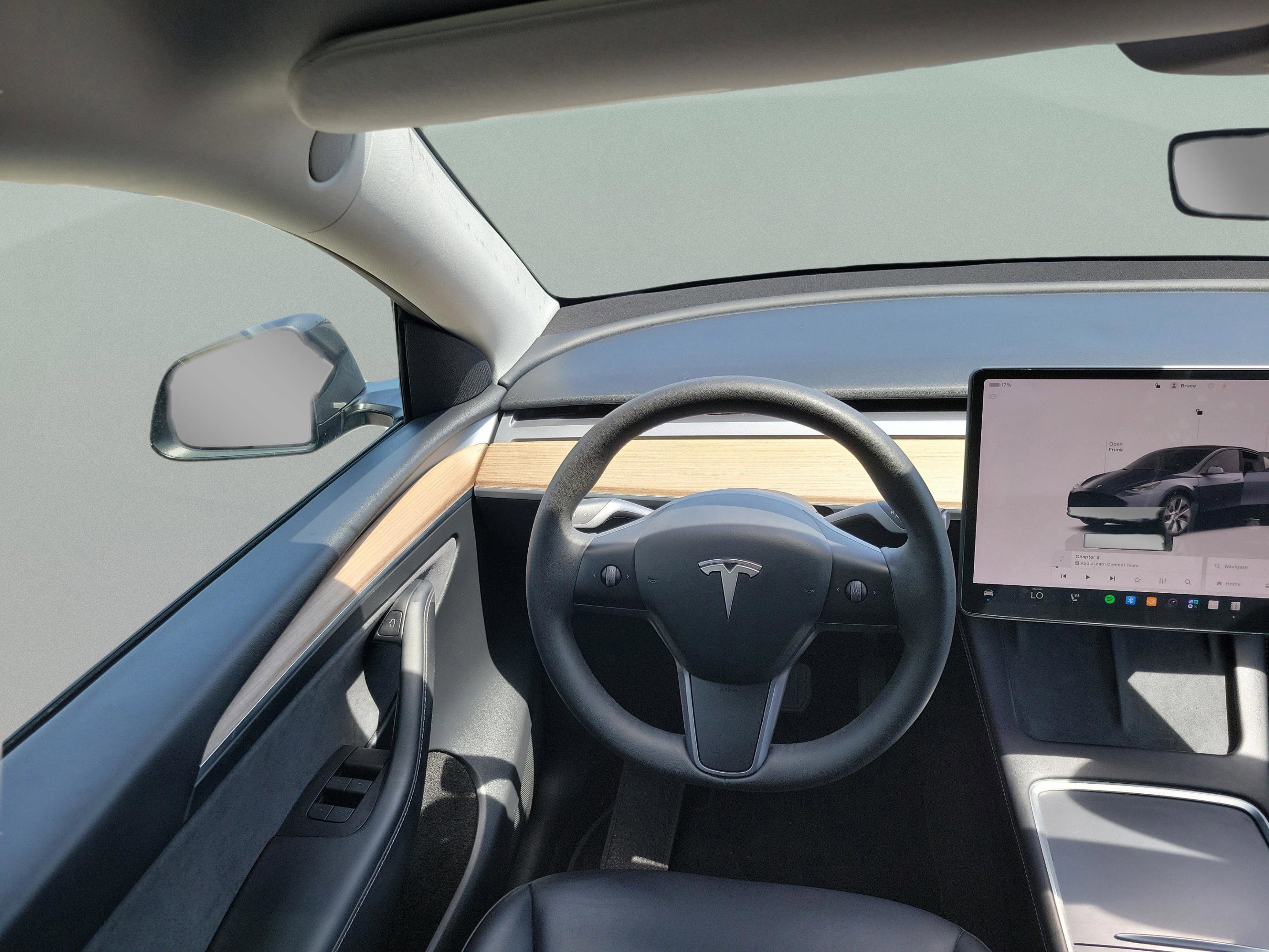 Used 2023 Tesla Model Y Long Range AWD/4WD image 5