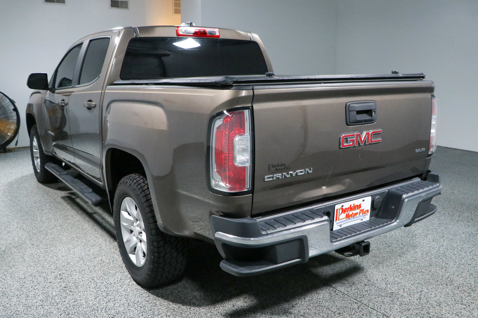 Used 2016 GMC Canyon SLE RWD image 9
