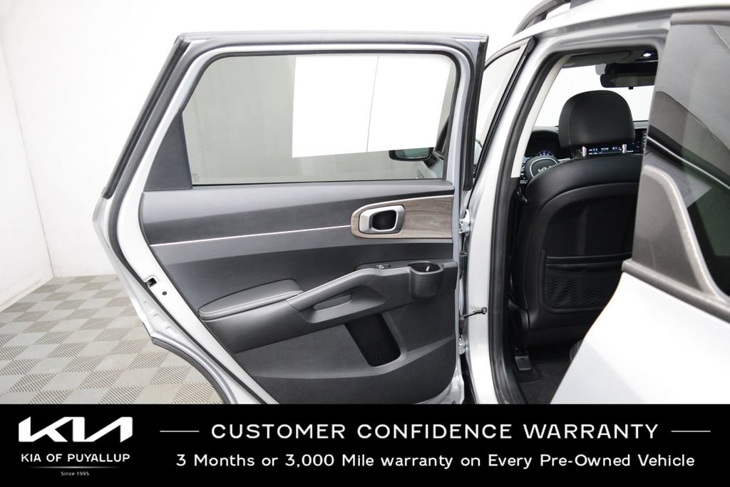 Certified 2022 Kia Sorento S w/ Panoramic Sunroof Package AWD/4WD image 11