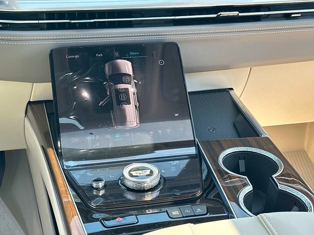 Used 2026 Cadillac Escalade Platinum Sport w/ LPO, ONYX Package AWD/4WD image 4