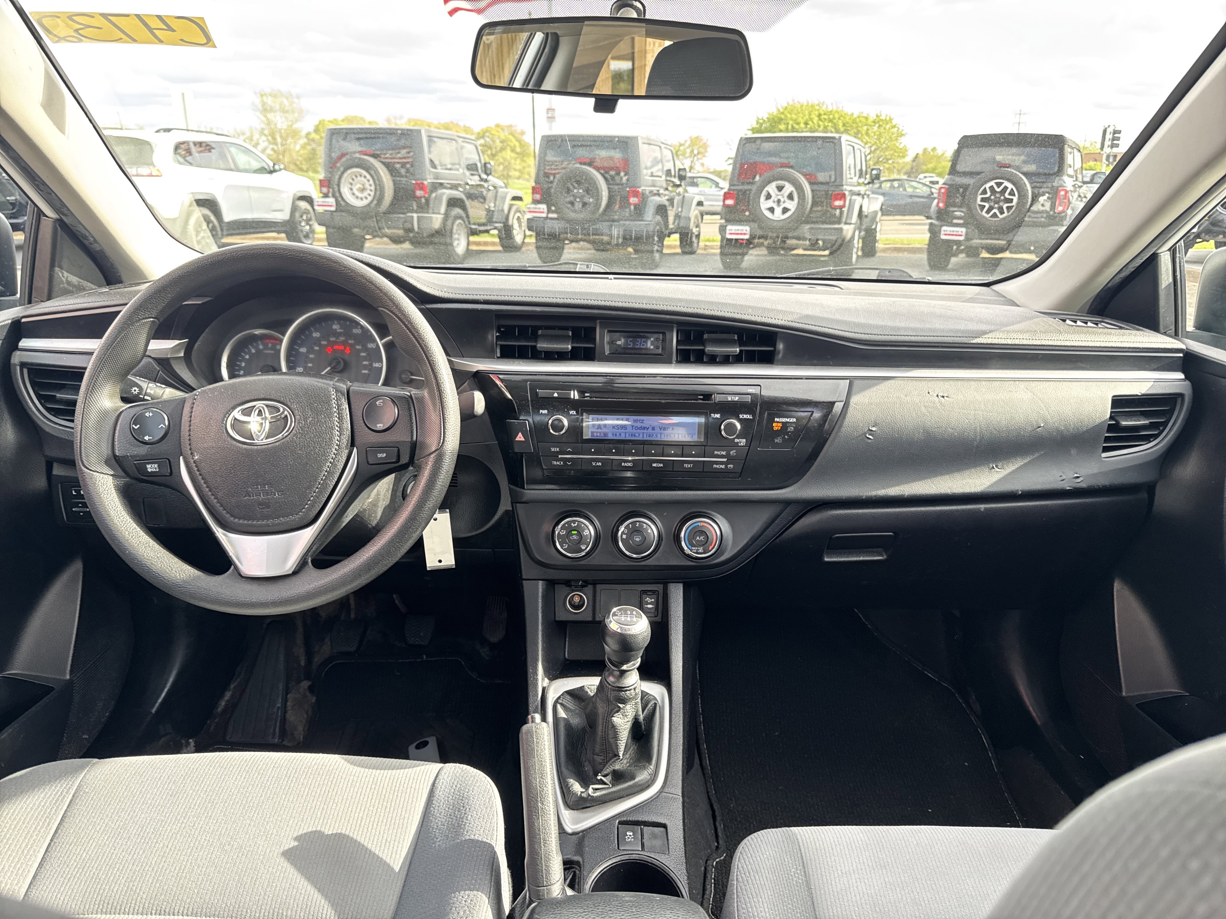 Used 2015 Toyota Corolla L FWD image 26