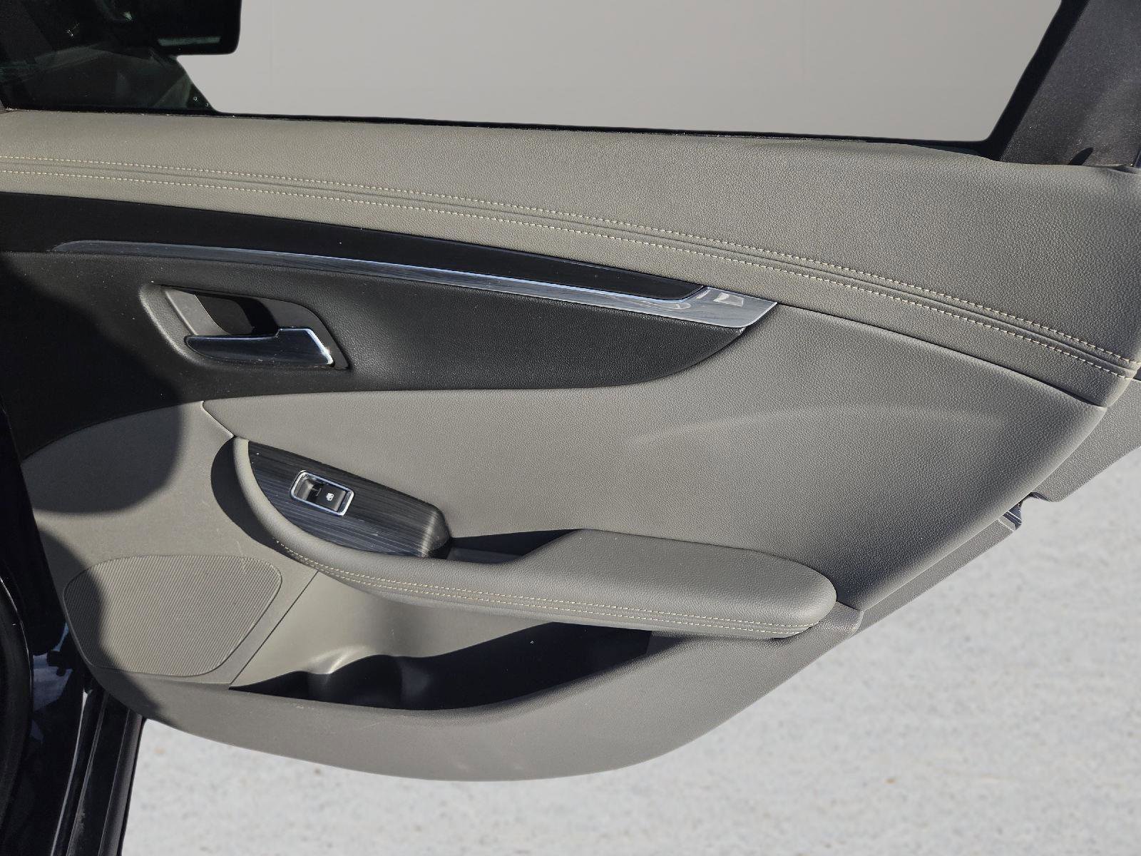 Used 2018 Chevrolet Impala LT FWD image 26