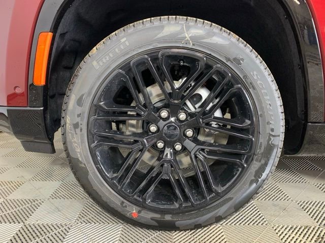 New 2025 Jeep Wagoneer L Series II w/ Convenience Group I image 8