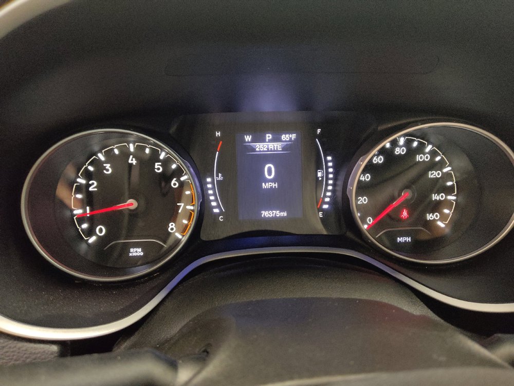 Used 2017 Jeep Compass Latitude FWD image 23