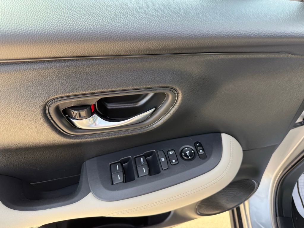 Used 2023 Honda HR-V LX image 10