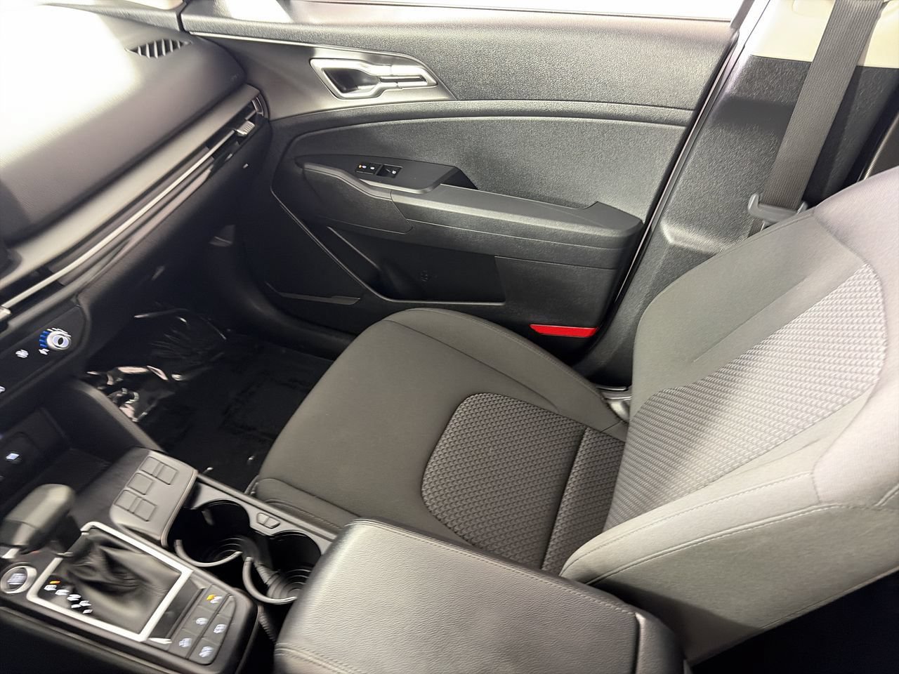 Used 2026 Kia Sportage LX FWD image 22