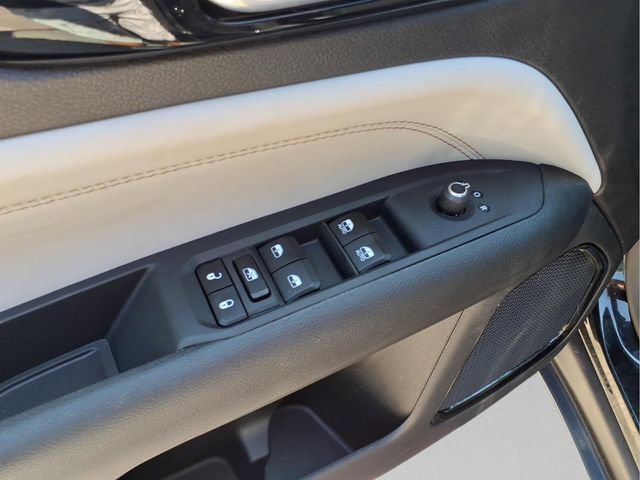 Used 2023 Jeep Compass Limited AWD/4WD image 16