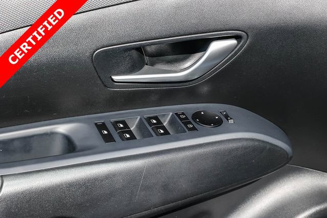 Certified 2025 Hyundai Santa Cruz SE FWD image 23
