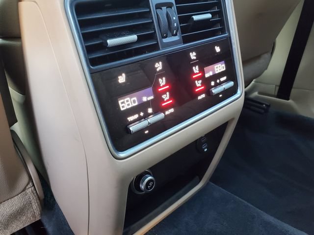 Used 2021 Porsche Cayenne AWD/4WD image 15