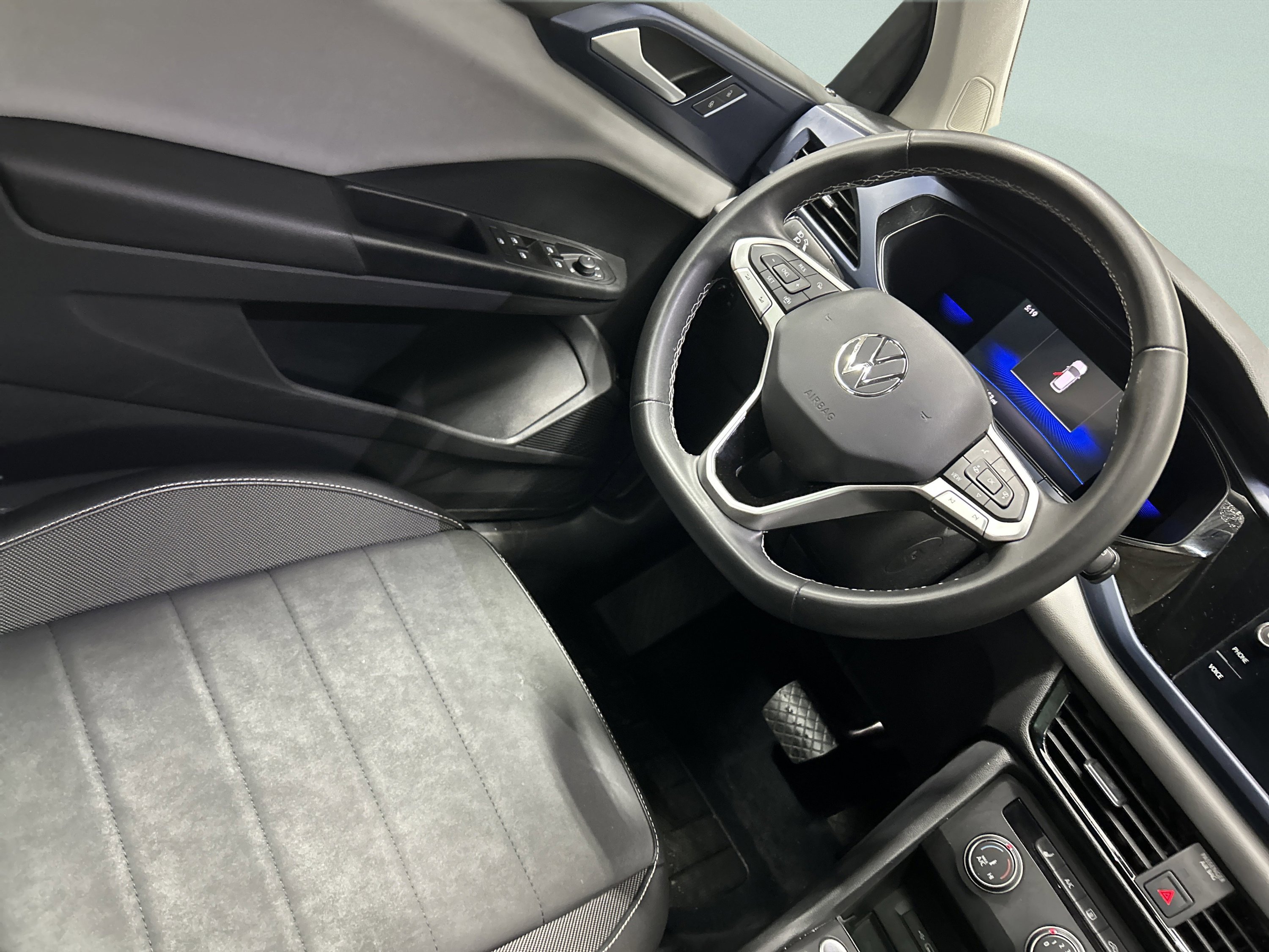 Used 2022 Volkswagen Taos SE image 20