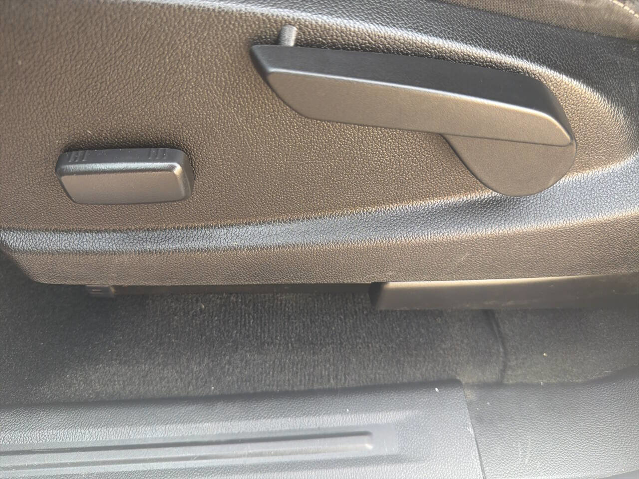 Used 2016 Chevrolet Colorado LT w/ LT Convenience Package image 20