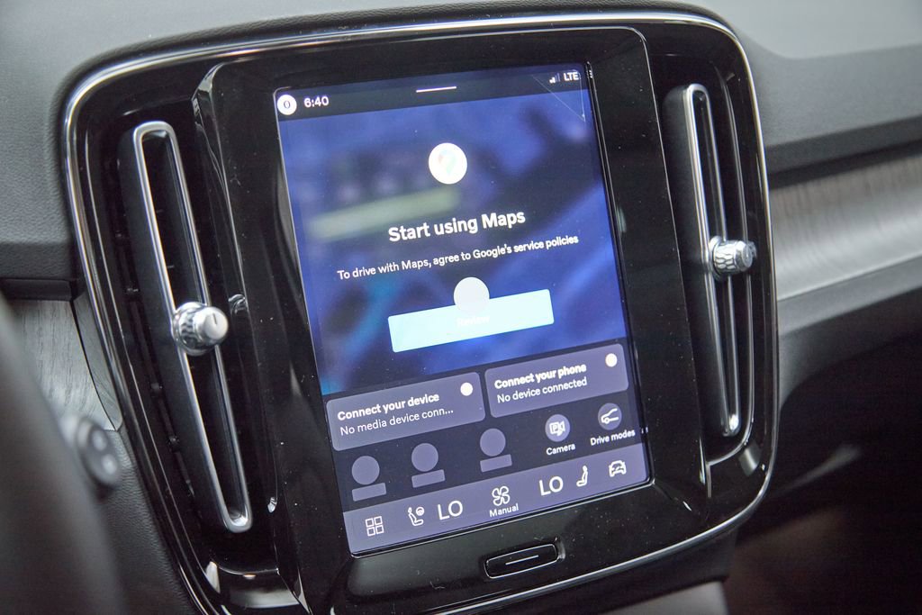 New 2026 Volvo XC40 B5 Ultra w/ Climate Package image 15