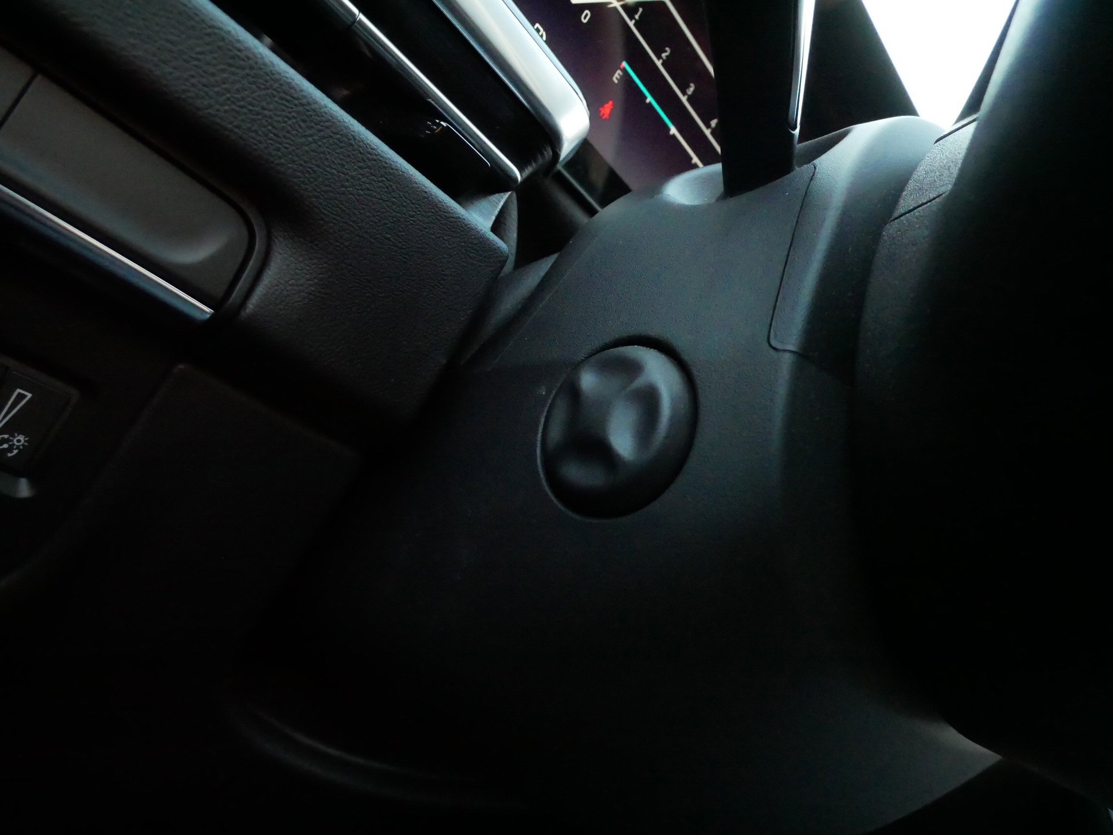 Certified 2025 Cadillac Escalade Luxury w/ LPO, Floor Liner Package image 28