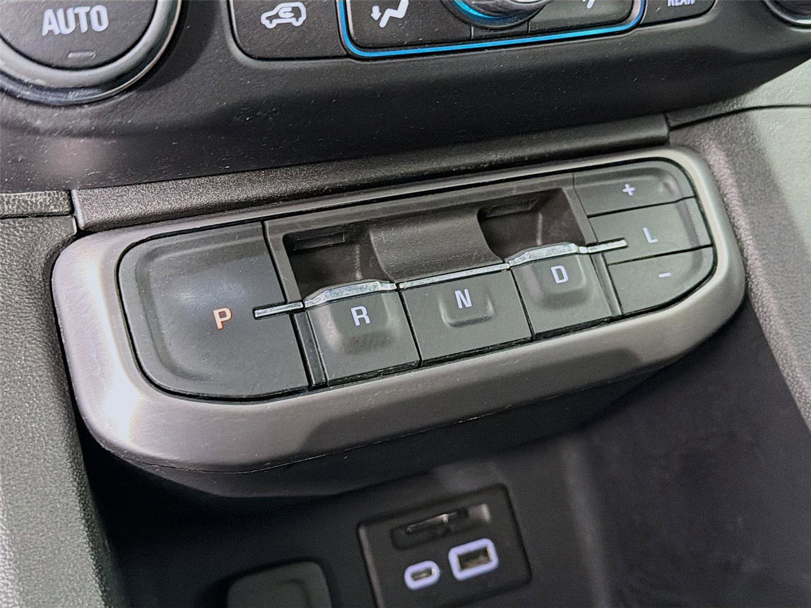 Used 2023 GMC Acadia AT4 w/ Technology Package image 18