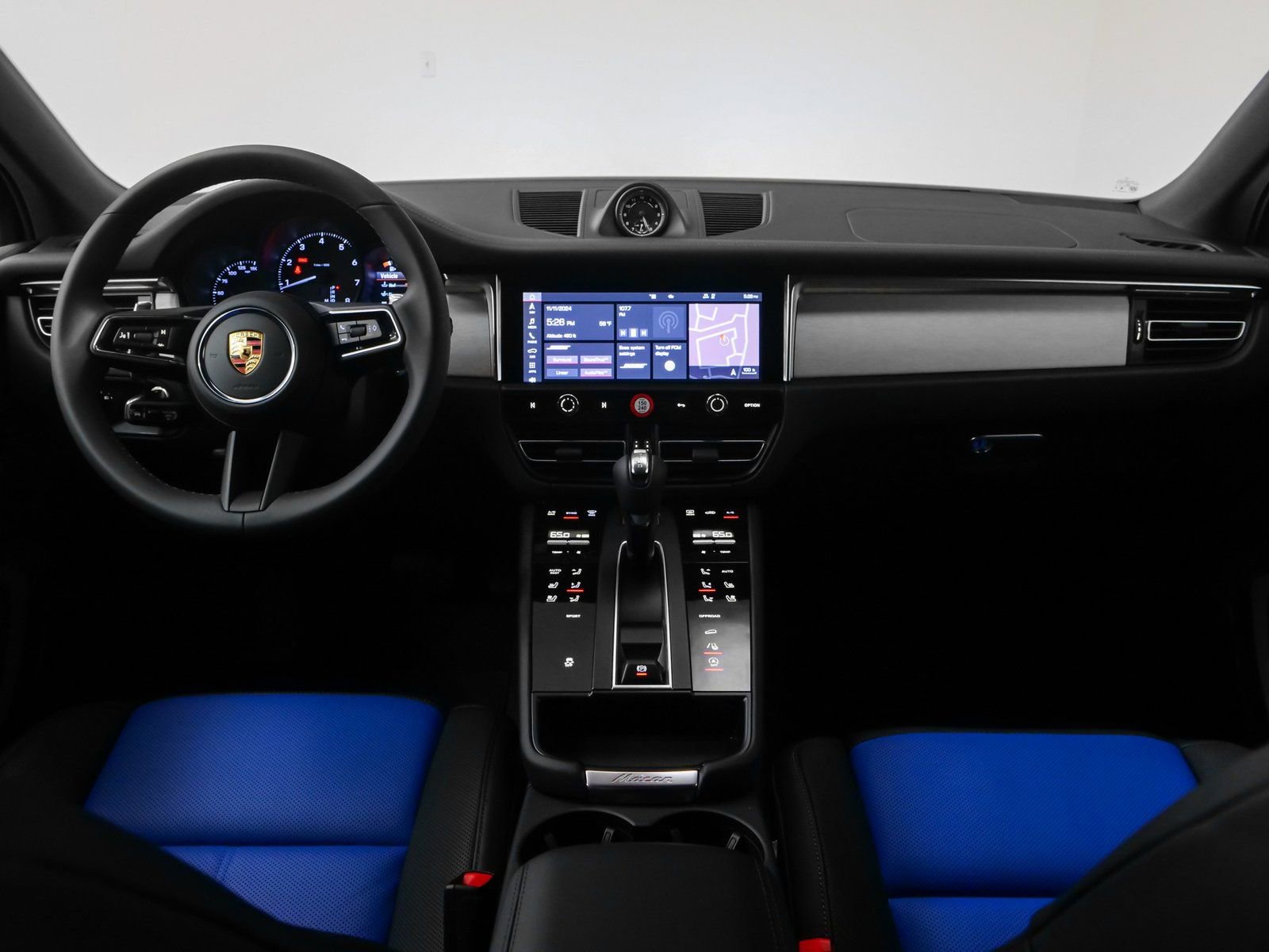 Certified 2025 Porsche Macan image 32