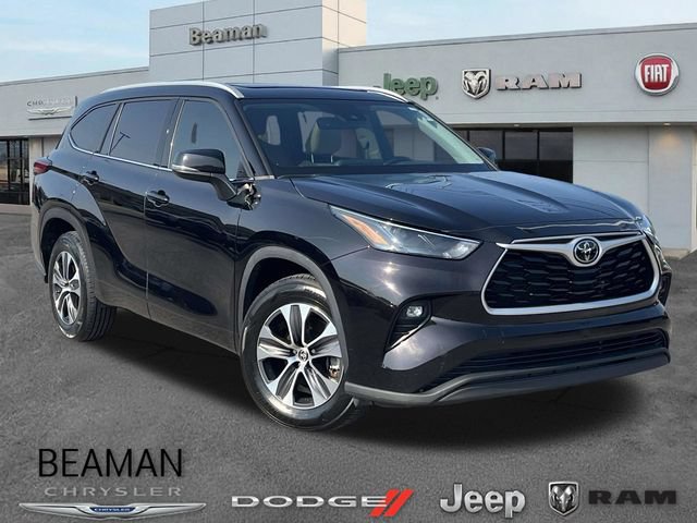 Used 2022 Toyota Highlander XLE FWD 360° Tour