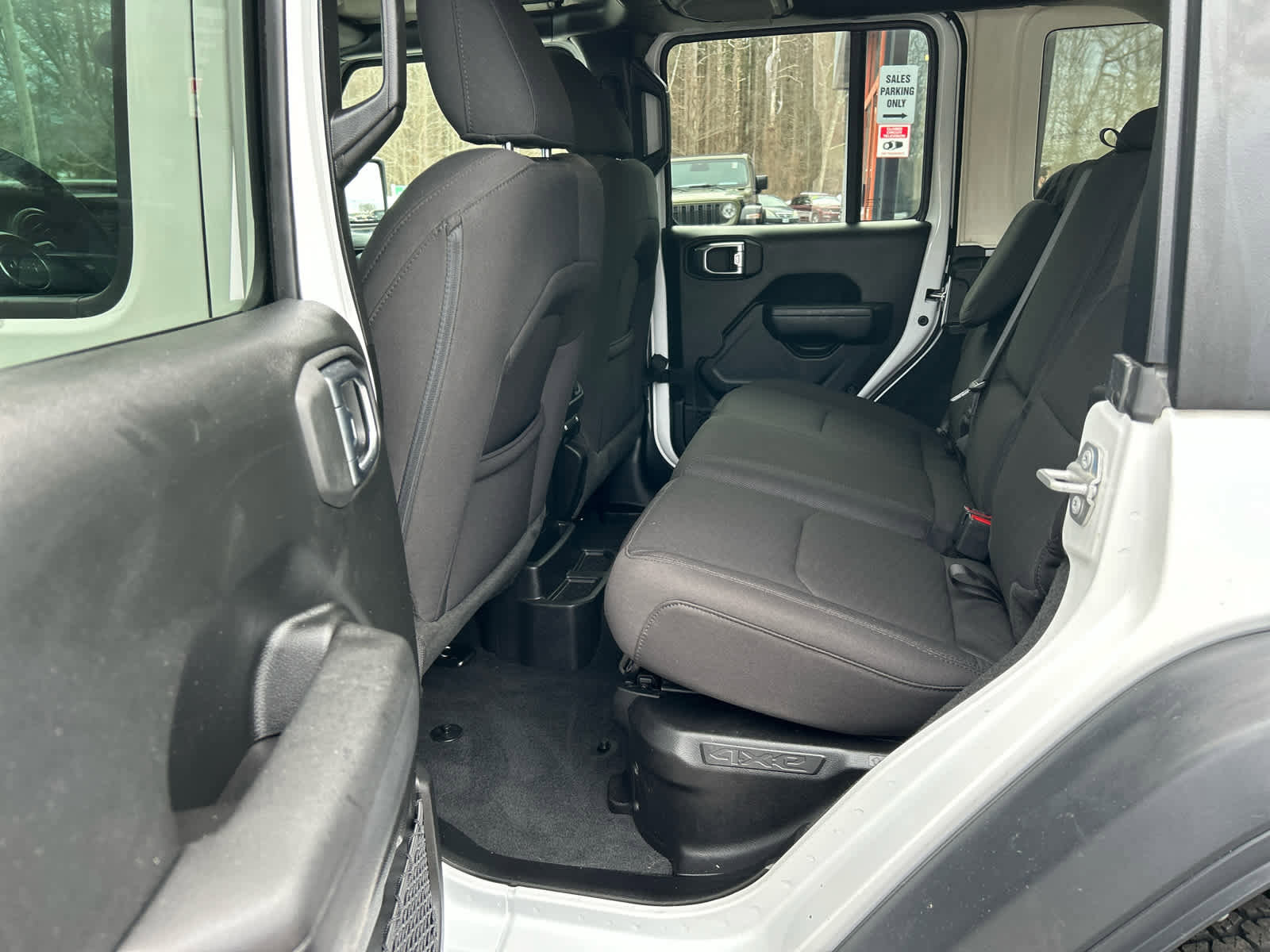Used 2023 Jeep Wrangler Unlimited image 31