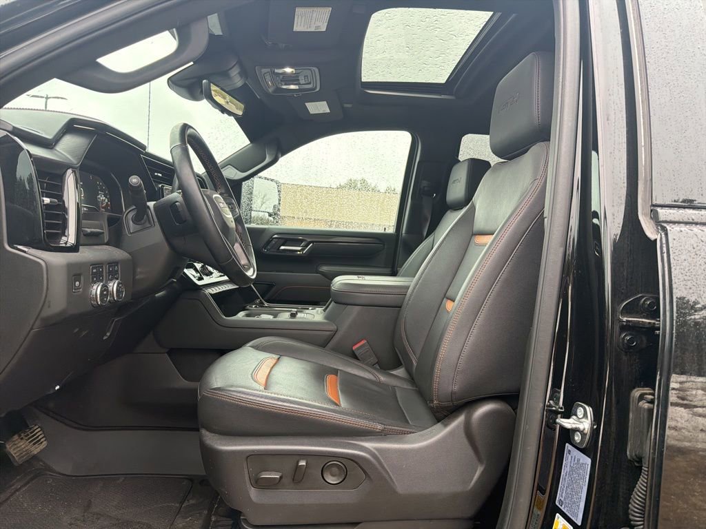 Used 2025 GMC Sierra 2500 AT4 w/ AT4 Premium Plus Package AWD/4WD image 18