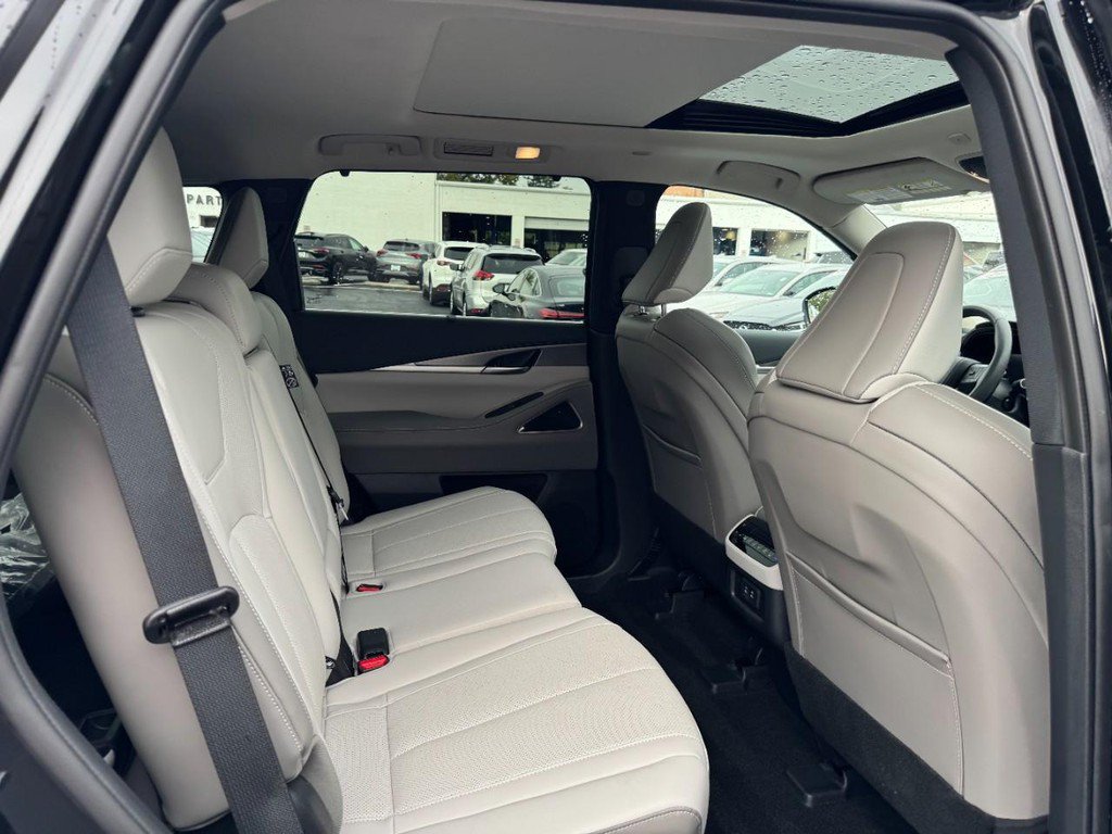 Used 2026 INFINITI QX60 Luxe w/ Cargo Package AWD/4WD image 10
