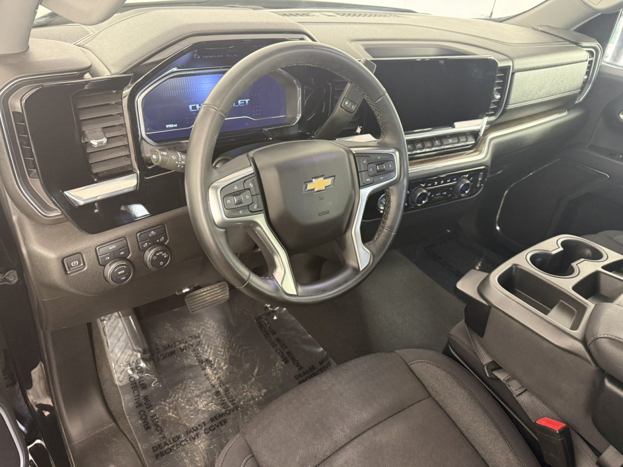Used 2024 Chevrolet Silverado 1500 LT AWD/4WD image 15