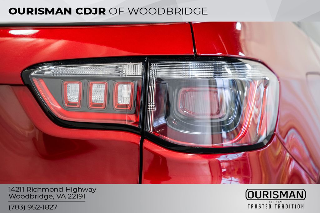 Certified 2025 Jeep Compass Latitude w/ Sun & Sound Group image 7