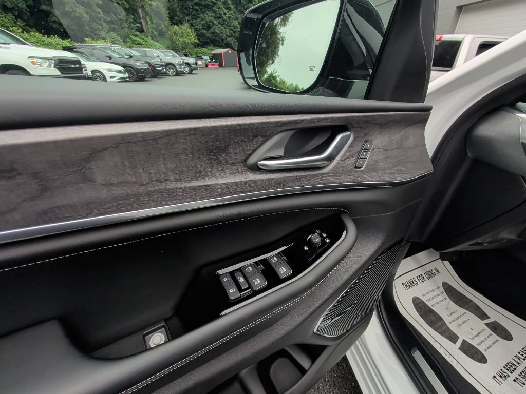 Used 2023 Jeep Grand Cherokee L Overland AWD/4WD image 11