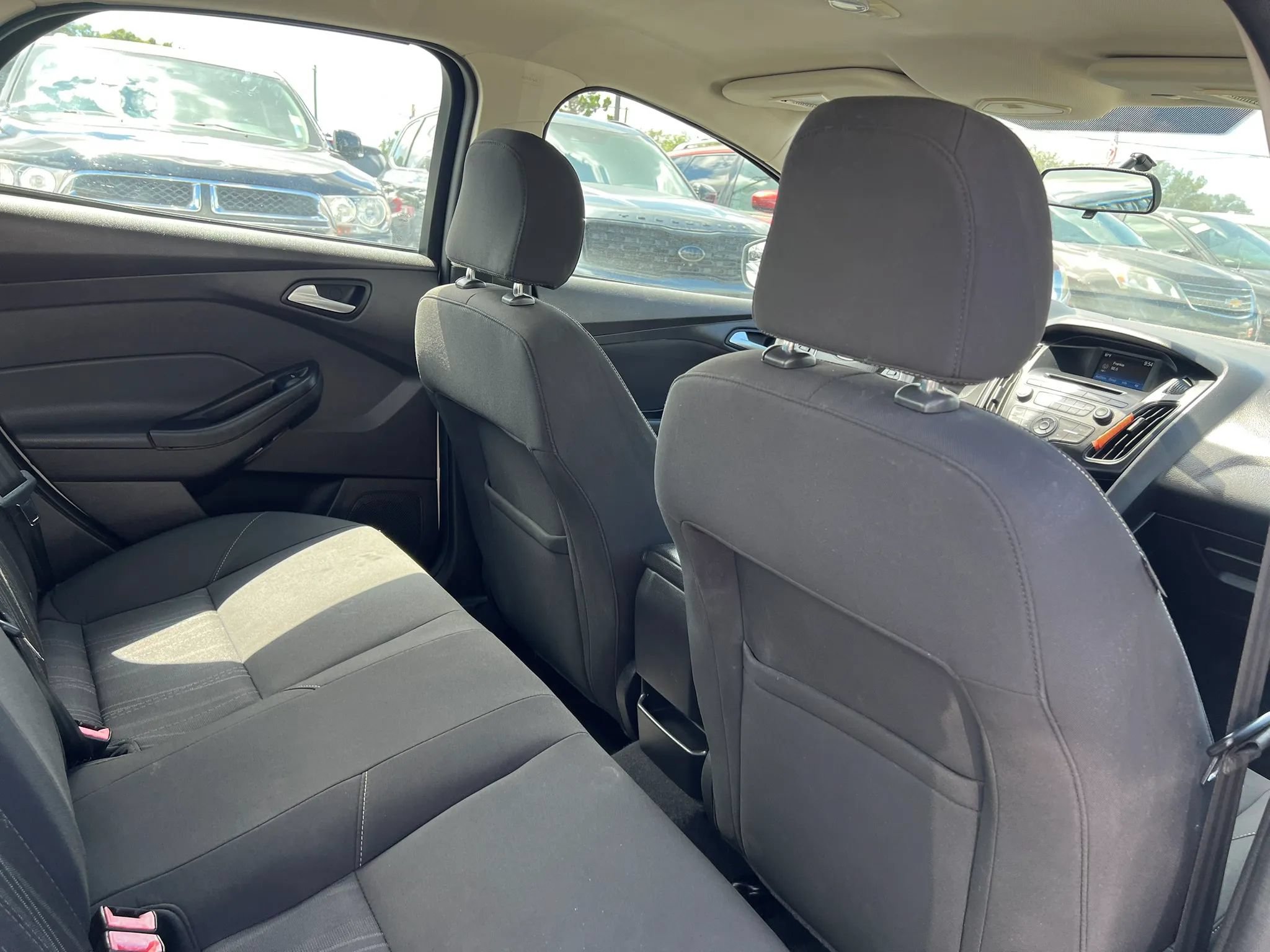 Used 2015 Ford Focus SE FWD image 17