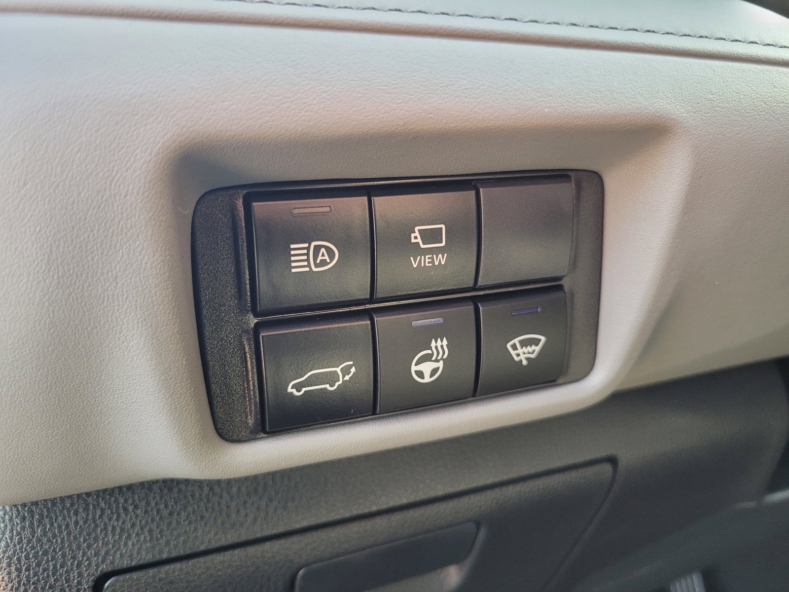 Used 2022 Toyota Highlander Limited AWD/4WD image 16