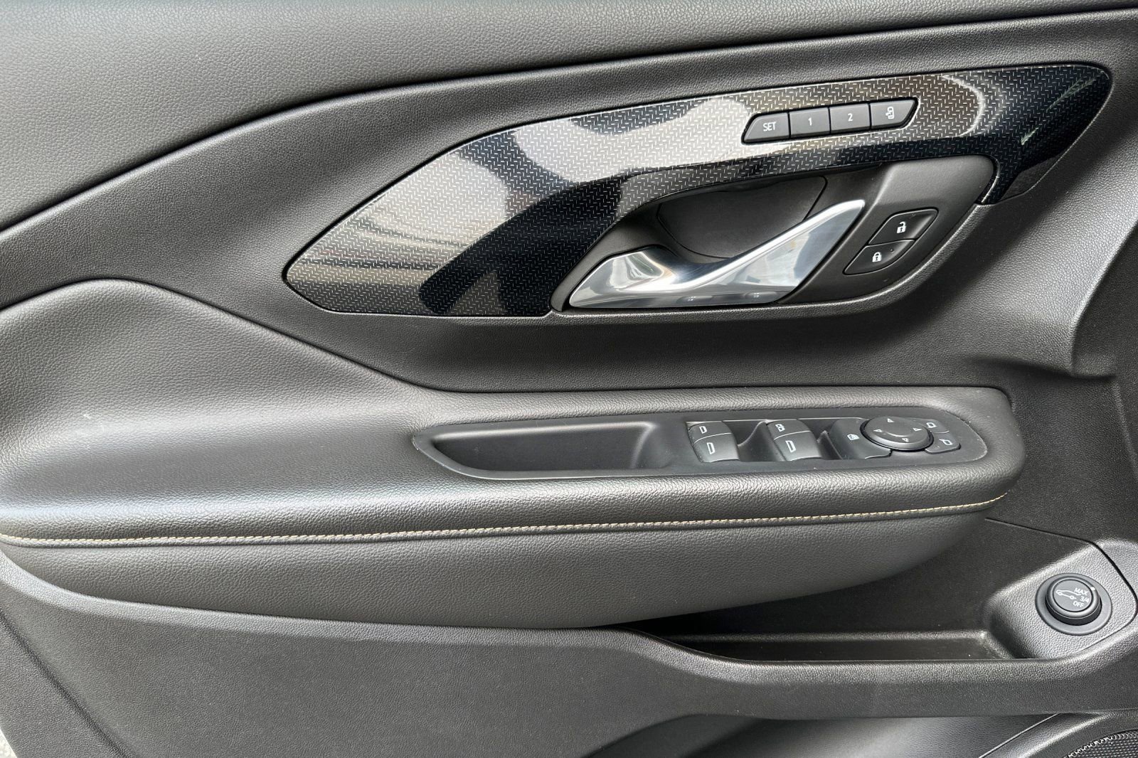 Certified 2024 GMC Terrain AT4 w/ Infotainment Package II image 11