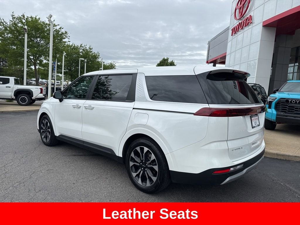 Used 2024 Kia Carnival EX FWD image 5