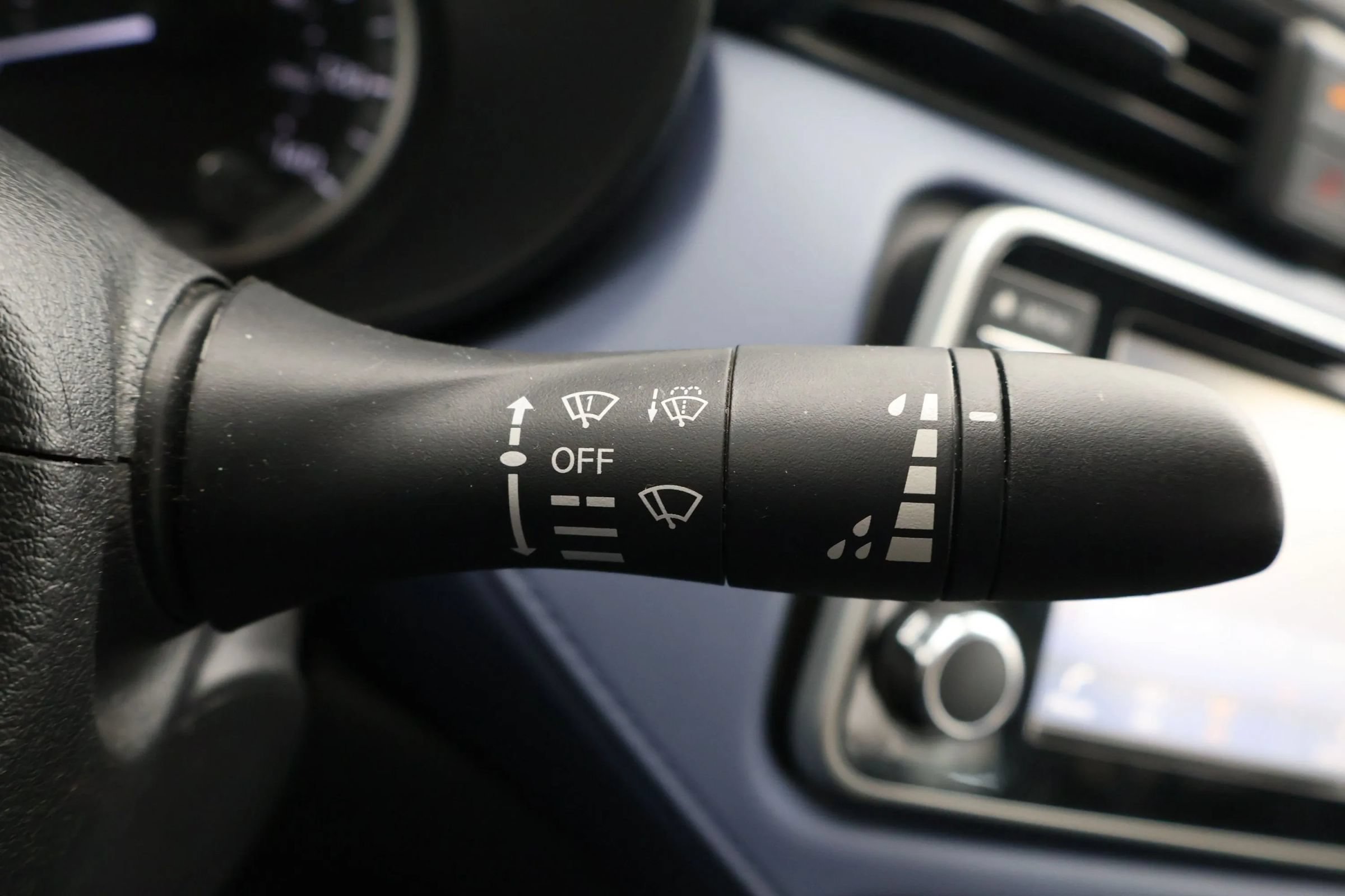 Used 2024 Nissan Versa SV FWD image 20