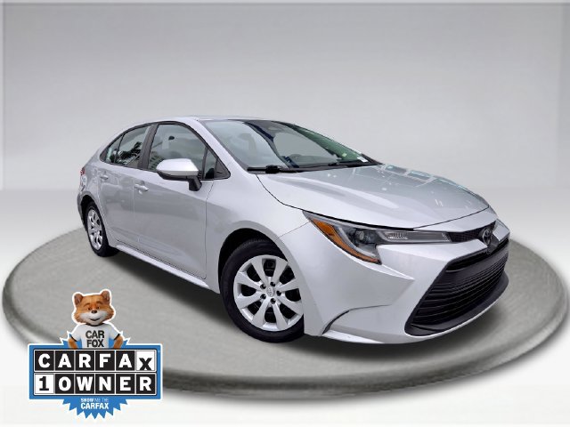 Used 2023 Toyota Corolla LE FWD image 2