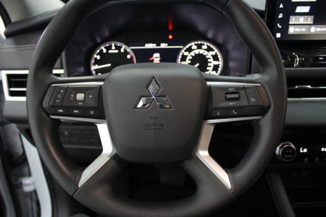 New 2026 Mitsubishi Outlander ES FWD image 8